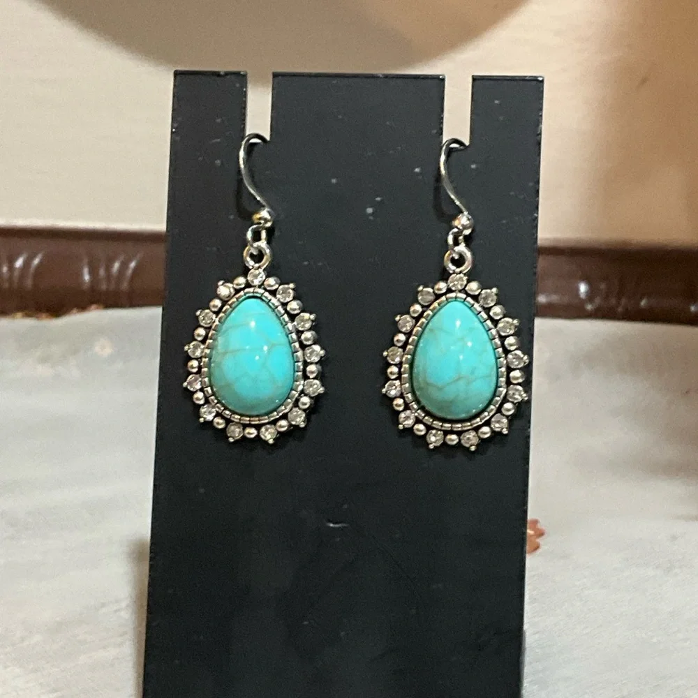 Elegant Turquoise Teardrop Earrings with Silver Accents - Picture 3 of 7